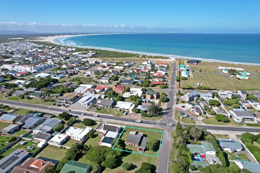 4 Bedroom Property for Sale in Struisbaai Western Cape